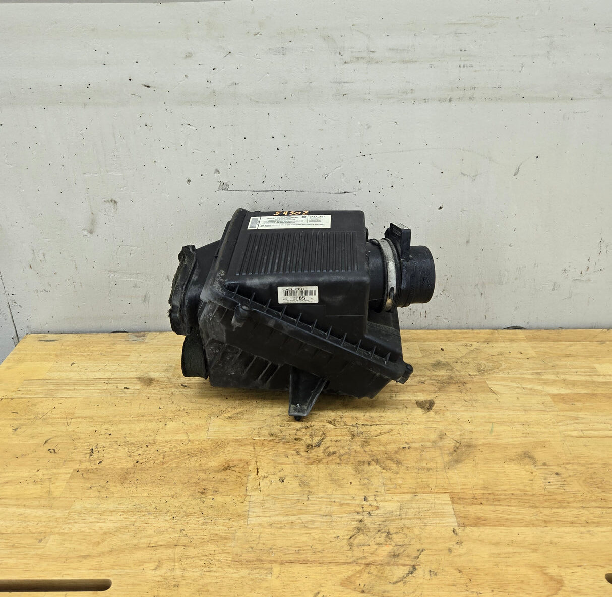 1999-2009 Chevrolet Silverado / GMC Sierra 1500 2500 3500 Engine Air Intake Box Cleaner