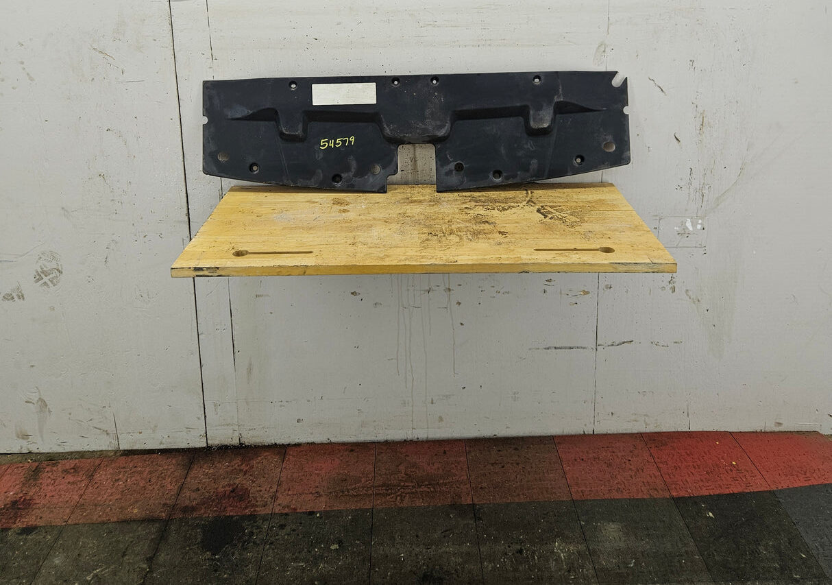 2007-2013 Chevrolet Silverado 1500 2500 3500 Radiator Upper Support Cover 22737376